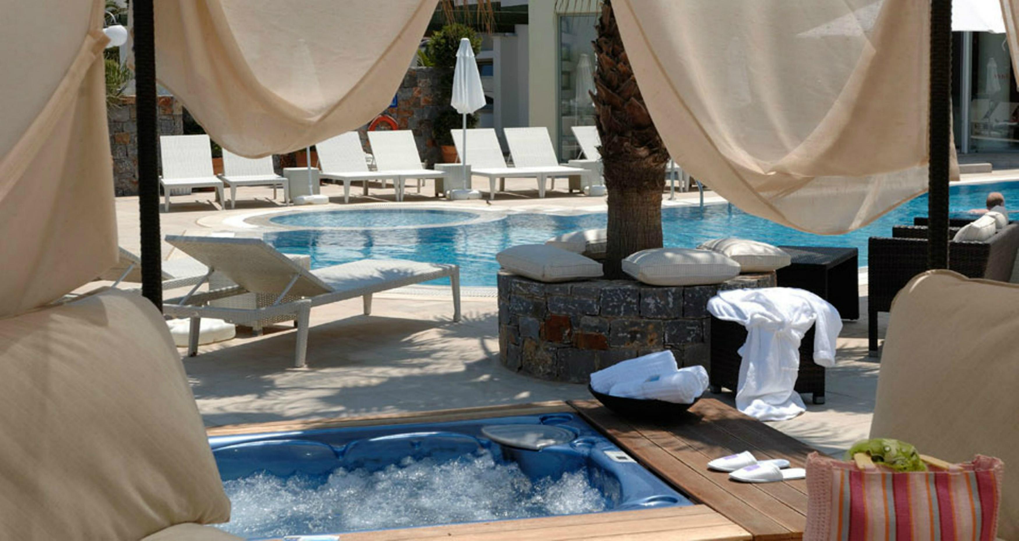Angela Suites Boutique Hotel Сисси Удобства фото